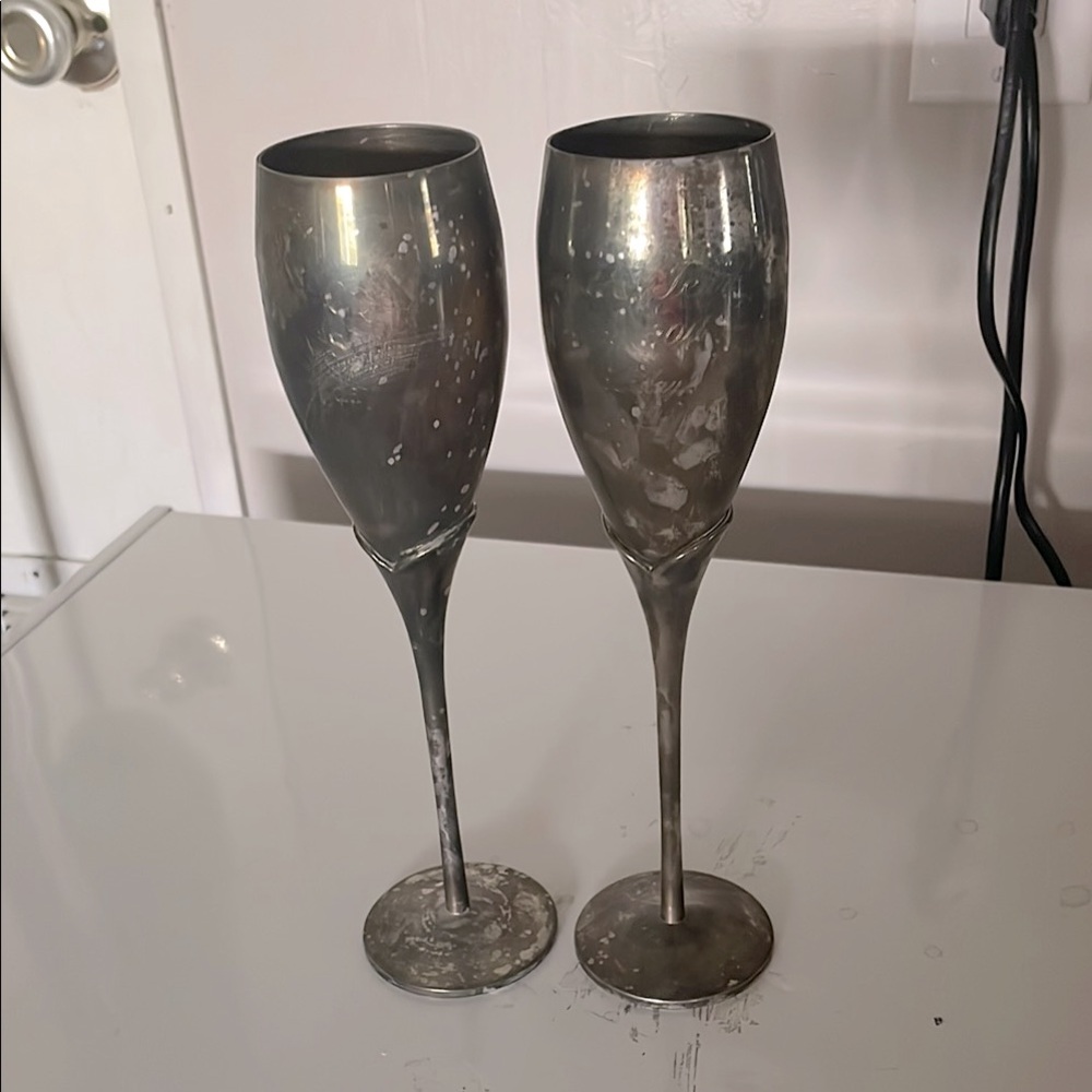 Elegant Silver Champagne Flutes
